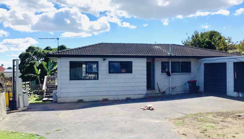 2/18 Frobisher Way, Clendon Park