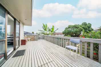 2/18 Frobisher Way, Clendon Park