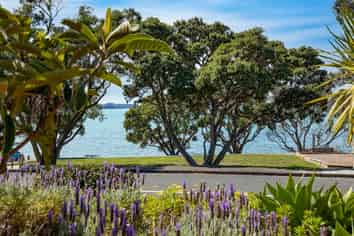 21 Gordon Craig Place, Algies Bay