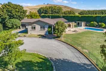 44 Harrison Lane, Pakipaki