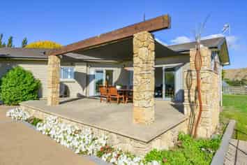 44 Harrison Lane, Pakipaki