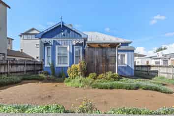 Add-value development Land in Royal Oak