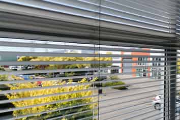 Quality Sunny Office - Close to the City