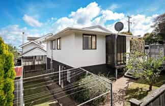 2/112 St Andrews Road, Epsom