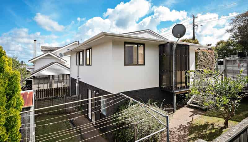 2/112 St Andrews Road, Epsom