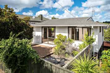 2/112 St Andrews Road, Epsom