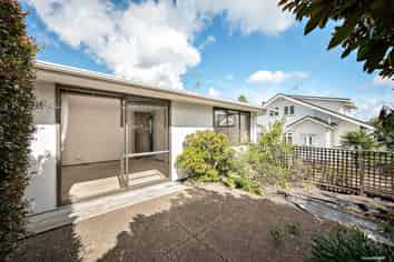 2/112 St Andrews Road, Epsom