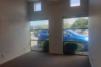 Join the Business Hub on Rosebank Road!