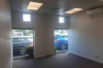 Join the Business Hub on Rosebank Road!