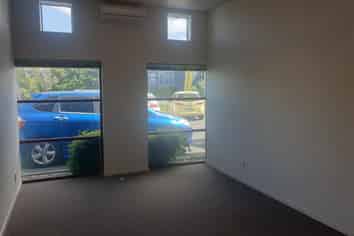 Join the Business Hub on Rosebank Road!