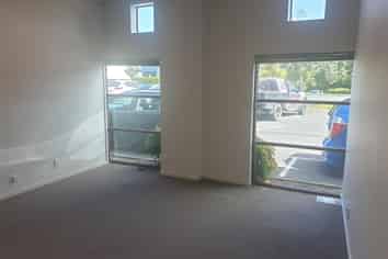 Join the Business Hub on Rosebank Road!