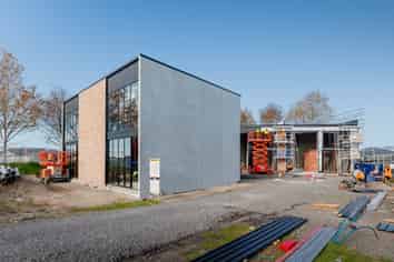 Brand new in Papamoa / Office - Warehouse 