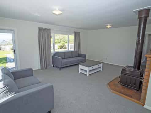 8 Larsen Street, Cape Foulwind