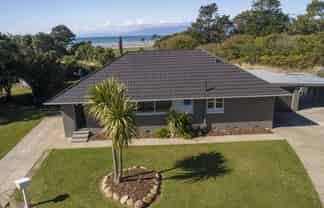 8 Larsen Street, Cape Foulwind