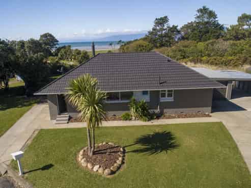 8 Larsen Street, Cape Foulwind