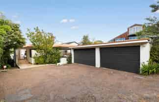 17& 17A Aberdeen Road, Castor Bay