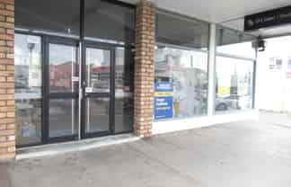 ROYAL OAK RETAIL WITH GREAT EXPOSURE