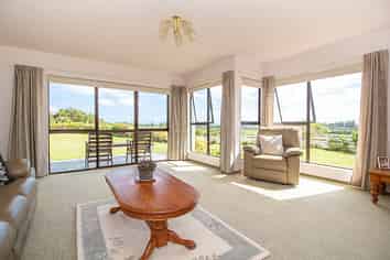 121 Caledonian Road, Westport