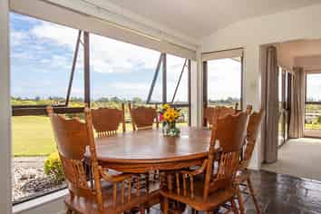 121 Caledonian Road, Westport