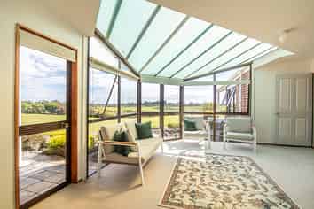 121 Caledonian Road, Westport