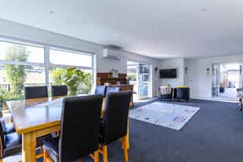 1A Grosvenor Grange, Gleniti