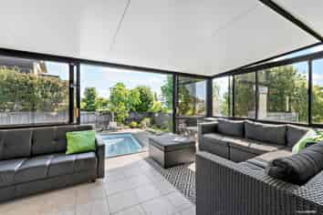 12 Sheralee Place, Bucklands Beach