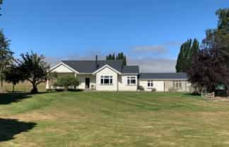 101 Moa Flat Road, Ettrick