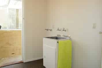 12 Dryden Street, Milton