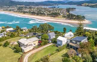 242B Paku Drive, 