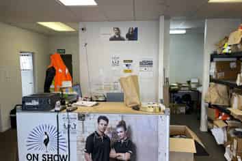 High Profile trade retail unit for lease