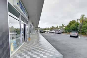 Versatile Retail/Office in Apollo Drive