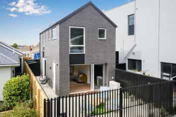 B/243 South Road, Caversham