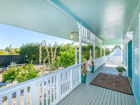 1024 Alexandra Road, Manawaru