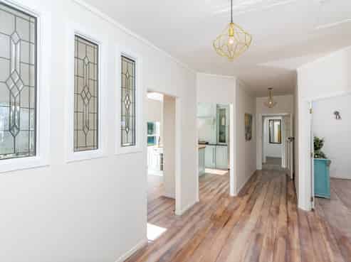 1024 Alexandra Road, Manawaru