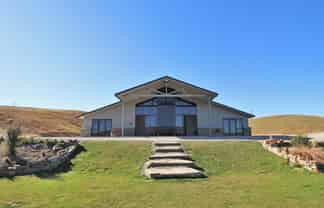 211 McArthur Road, Alexandra