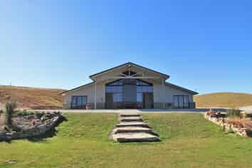 211 McArthur Road, Alexandra