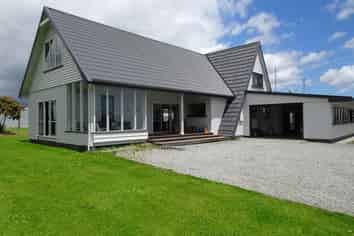 121 Poerua River Road, Harihari