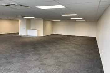 201M² REFURBISHED OFFICE