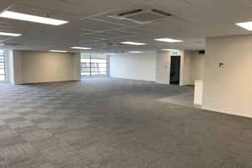 201M² REFURBISHED OFFICE