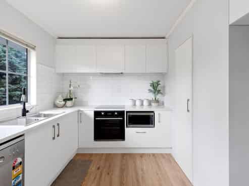 2/3 Ronald Macken Place, Mairangi Bay