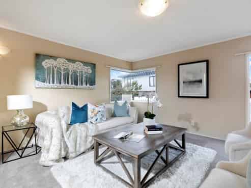 2/3 Ronald Macken Place, Mairangi Bay