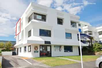 'White House' office space