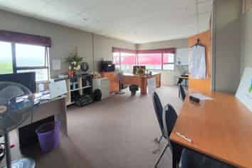 'White House' office space