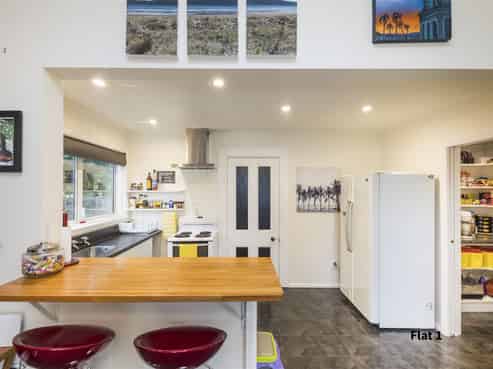 12 Worcester Street, West End