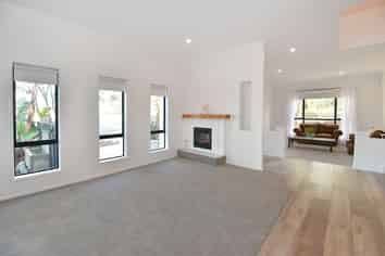 2 Pinecrest Drive, Gulf Harbour