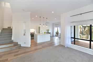 2 Pinecrest Drive, Gulf Harbour