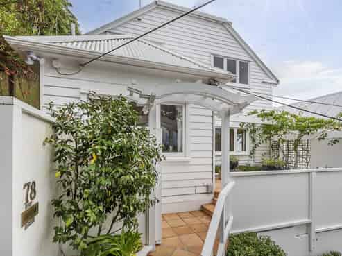78 The Crescent, Roseneath