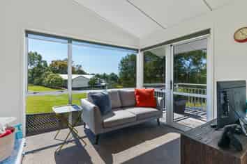 19 Blue Gum Rise, Sunnyhills