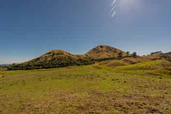 510 & 550 Black Jack Road, Opito Bay