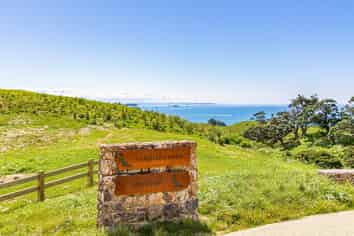 6 Tamihana Road, Onetangi